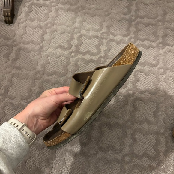 Birkenstock Mud Green Two Strap Leather Patent Arizona Sandals size 40 - Picture 5 of 6